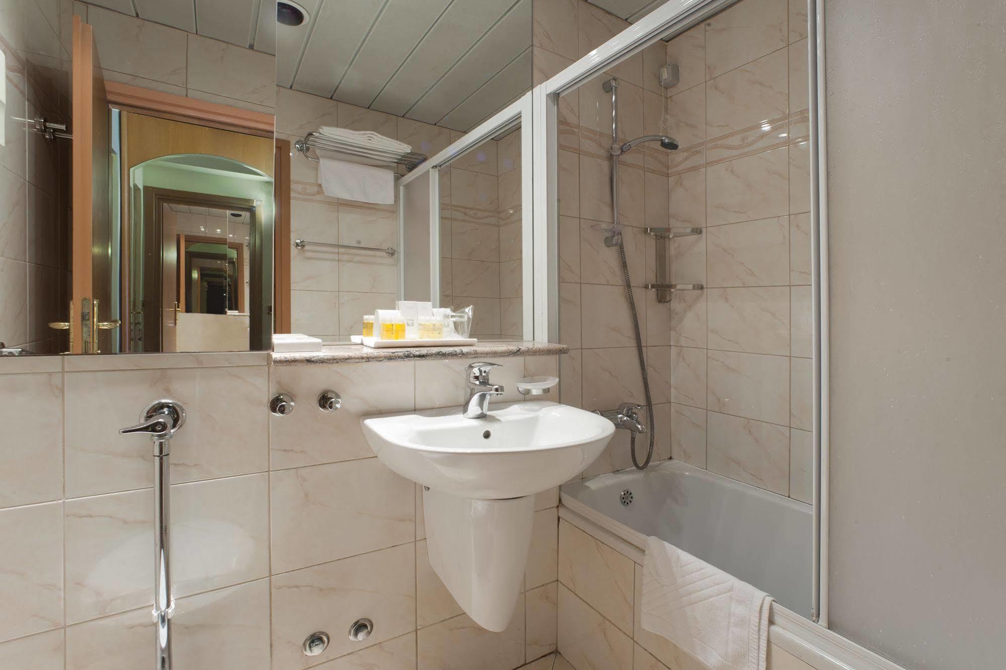 Galijot Plava Laguna Hotel 4*
