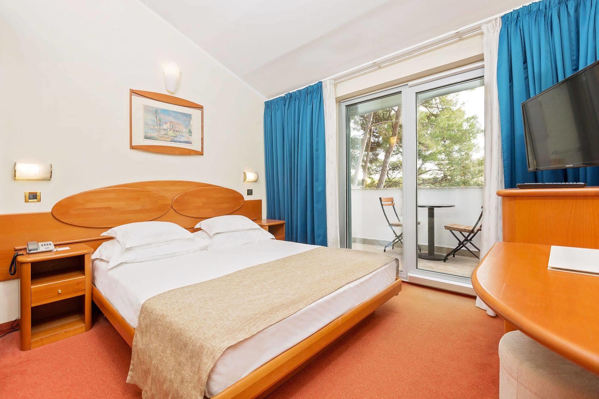 Galijot Plava Laguna Hotel 4*